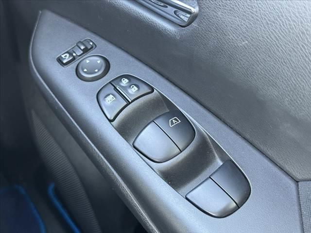 セレナ Ｓ　中期　車検整備付　禁煙　セーフティパックＣ　快適パック　ナビ取付ＰＫＧ　エマブレ　９インチナビ　フルセグＴＶ　アラビュー　ＢＴ　電スラ　Ａライト　クルコン　ステリモ　ドラレコ　ＥＴＣ　１２Ｖソケット（31枚目）