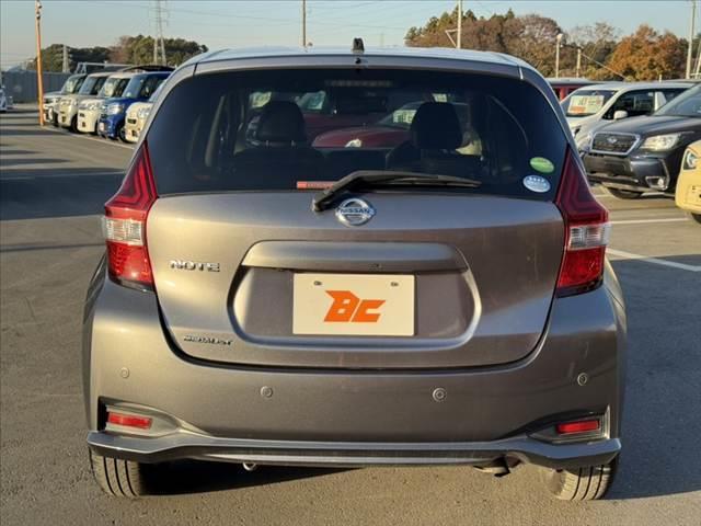 ノート メダリスト　後期　車検整備付　純正ナビ　アラウンドビューＭ　ＢＴ　ステリモ　衝突軽減　ＡＣＣ　ＬＥＤヘッド　Ａライト　Ｄインナーミラー　Ａストップ　電格ミラー　Ｐスタート　スマートキー　純正１５インチＡＷ（14枚目）