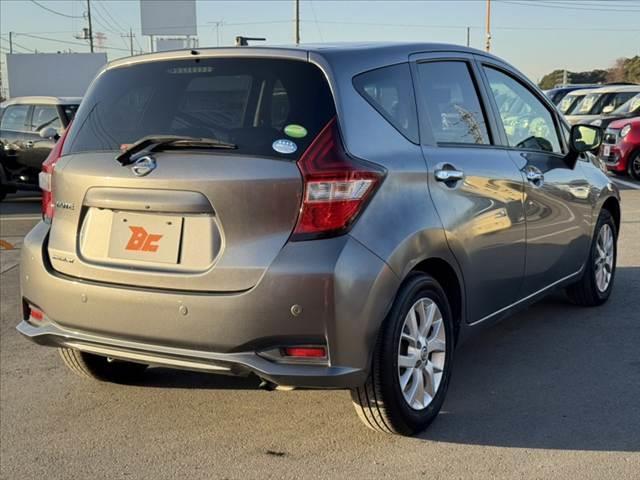 ノート メダリスト　後期　車検整備付　純正ナビ　アラウンドビューＭ　ＢＴ　ステリモ　衝突軽減　ＡＣＣ　ＬＥＤヘッド　Ａライト　Ｄインナーミラー　Ａストップ　電格ミラー　Ｐスタート　スマートキー　純正１５インチＡＷ（15枚目）