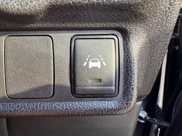 ノート メダリスト　後期　車検整備付　純正ナビ　アラウンドビューＭ　ＢＴ　ステリモ　衝突軽減　ＡＣＣ　ＬＥＤヘッド　Ａライト　Ｄインナーミラー　Ａストップ　電格ミラー　Ｐスタート　スマートキー　純正１５インチＡＷ（28枚目）