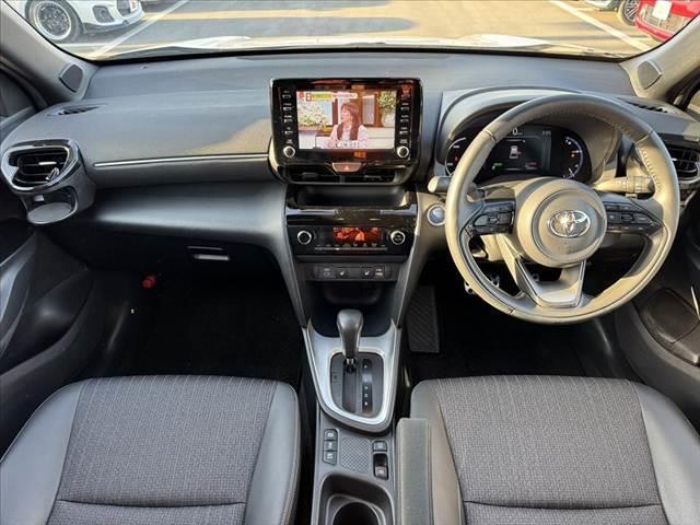 ヤリスクロス ハイブリッドZ 禁煙 中期 車検整備付 純正8型ナビ 全周囲カメ BT ETC ACC シートヒーター ホールド 横滑り防止 Pスタート ステリモ ACC LEDヘッド Aライト Aハイビーム 純正18インチAW(2枚目)