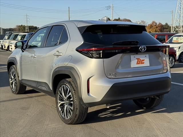 ヤリスクロス ハイブリッドZ 禁煙 中期 車検整備付 純正8型ナビ 全周囲カメ BT ETC ACC シートヒーター ホールド 横滑り防止 Pスタート ステリモ ACC LEDヘッド Aライト Aハイビーム 純正18インチAW(13枚目)