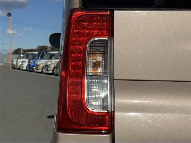 タント XリミテッドSAIII 禁煙 後期 車検整備付 スマアシ3 Aストップ 両電スラ スマートキー シートヒーター LEDヘッド Aライト Aハイビーム イモビライザー バニティミラー 12Vソケット マットバイザー(35枚目)