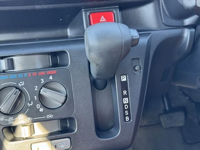 ミライース B SAIII 禁煙 スマアシ3 オーディオ Aハイビーム コーナーセンサー 横滑り防止 リモコンキー パワードアロック ビジネスデッキボード ファブリックシート 車線逸脱警報 誤発進抑制 12Vソケット(5枚目)