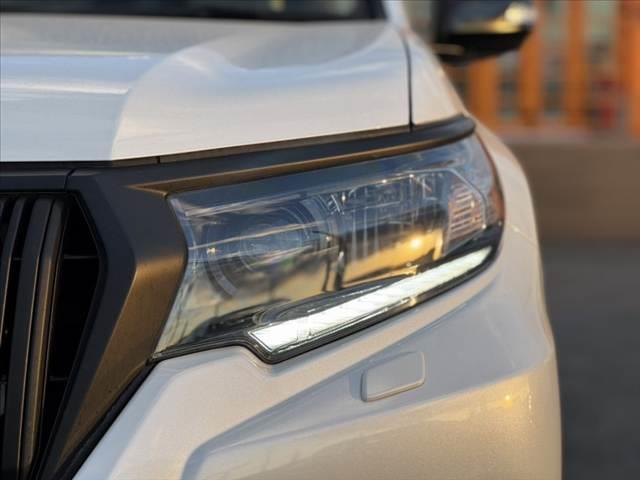 ランドクルーザープラド TX Lパッケージ マットブラックエディション 禁煙 後期 セーフティセンス ムーンルーフ 純正9型ナビ BT ETC 全周囲カメラ BSM シートヒーター/ベンチレーション パワーシート ルーフレール Aライト Aハイビーム 純正18インチAW(34枚目)