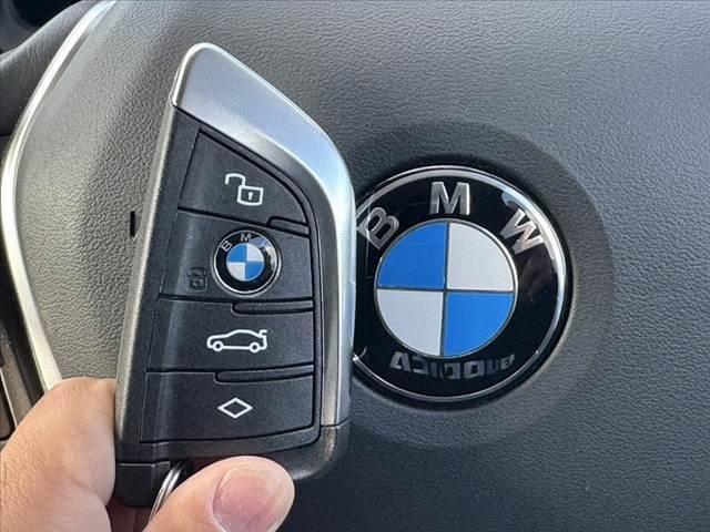 3シリーズ 320i ハイラインパッケージ ハイラインPKG イノベーションPKG プラスPKG コンフォートPKG Pディスタンスコントロール Pアシスト 革巻きステア Mナビ 全方位カメラ シートヒーター ETC OP17インチAW(7枚目)