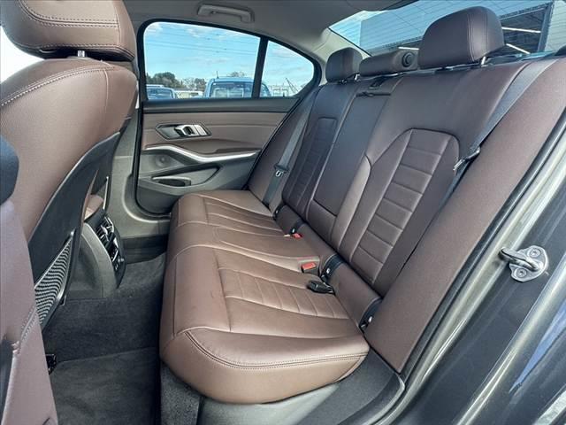 3シリーズ 320i ハイラインパッケージ ハイラインPKG イノベーションPKG プラスPKG コンフォートPKG Pディスタンスコントロール Pアシスト 革巻きステア Mナビ 全方位カメラ シートヒーター ETC OP17インチAW(18枚目)