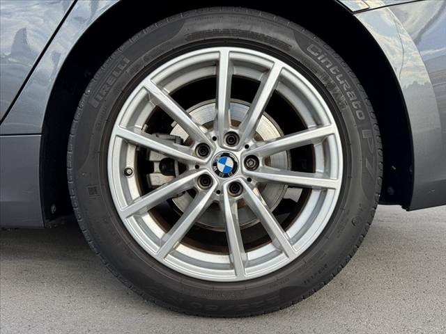 3シリーズ 320i ハイラインパッケージ ハイラインPKG イノベーションPKG プラスPKG コンフォートPKG Pディスタンスコントロール Pアシスト 革巻きステア Mナビ 全方位カメラ シートヒーター ETC OP17インチAW(43枚目)