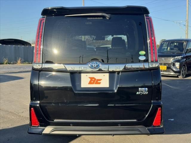 ノア ハイブリッドＳｉ　ダブルバイビー　禁煙　後期　ＴＲＤエアロ　セーフティセンス　両電スラ　社外８型ナビ　ＢＴ　フルセグＴＶ　Ｂカメ　ＥＴＣ　クルコン　ＬＥＤヘッド　Ａライト　Ａハイビーム　シートヒーター　リアサンシェード　純正１６ＡＷ（14枚目）