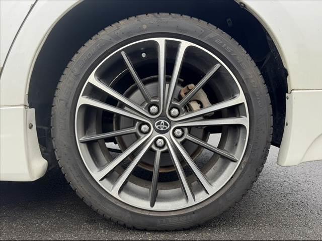 プリウス 　禁煙　プリクラッシュ　ＡＣＣ　外エアロＦ／Ｓ／Ｒ　純ナビ　フルセグ　Ｂカメラ　ＢＴ　ステリモ　Ｐスタート　シートヒーター　レザーシート　ＬＥＤヘッド　Ａライト　ＥＴＣ　電格ミラー　外１７インチＡＷ（43枚目）