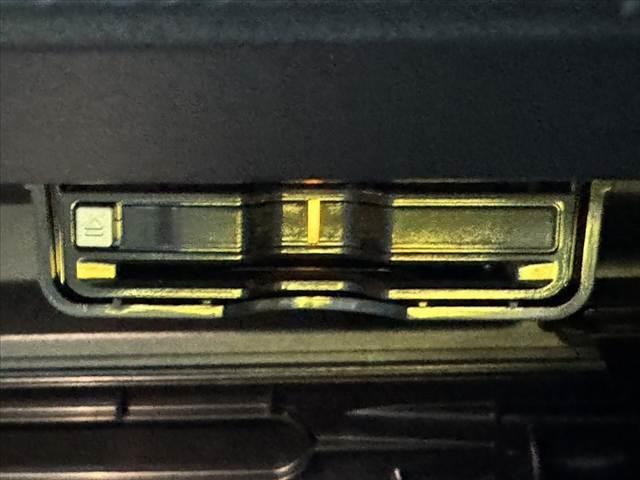 ＸＣ４０ Ｂ４　ＡＷＤ　Ｒデザイン　禁煙　ハーマンカードン　パノラマルーフ　純正ナビ　全周囲カメラ　コーナーセンサー　シートヒーター　ステアヒーター　パークアシスト　ＡＣＣ　Ａハイビーム　パワーバックドア　純正１９インチＡＷ（5枚目）