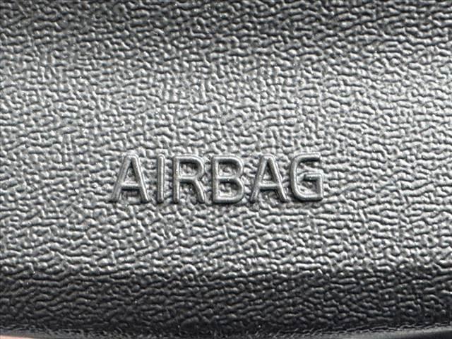 ＸＣ４０ Ｂ４　ＡＷＤ　Ｒデザイン　禁煙　ハーマンカードン　パノラマルーフ　純正ナビ　全周囲カメラ　コーナーセンサー　シートヒーター　ステアヒーター　パークアシスト　ＡＣＣ　Ａハイビーム　パワーバックドア　純正１９インチＡＷ（24枚目）