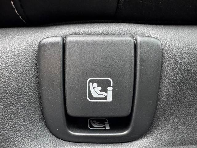 ＸＣ４０ Ｂ４　ＡＷＤ　Ｒデザイン　禁煙　ハーマンカードン　パノラマルーフ　純正ナビ　全周囲カメラ　コーナーセンサー　シートヒーター　ステアヒーター　パークアシスト　ＡＣＣ　Ａハイビーム　パワーバックドア　純正１９インチＡＷ（32枚目）