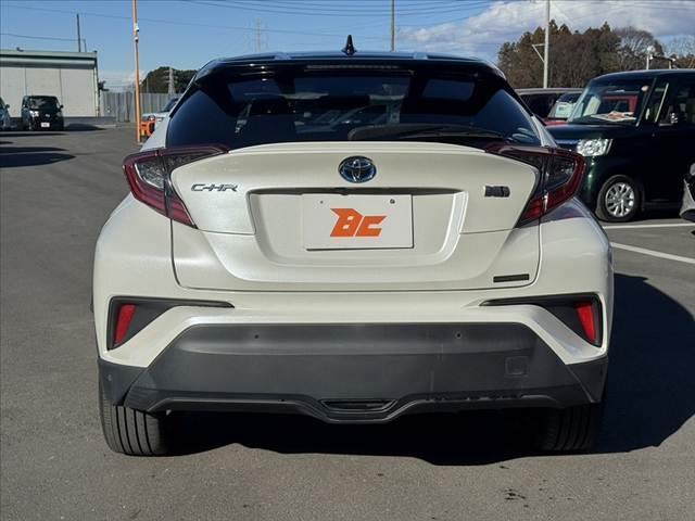 Ｃ－ＨＲ Ｇ　車検整備付　禁煙　中期　２トーンカラー　純正９型ナビ　セーフティセンス　Ｂカメラ　ＢＳＭ　コーナーセンサー　横滑り防止　ＬＥＤヘッド　Ａハイビーム　ＥＴＣ　ＢＴ　マット　バイザー　バニティミラー（14枚目）