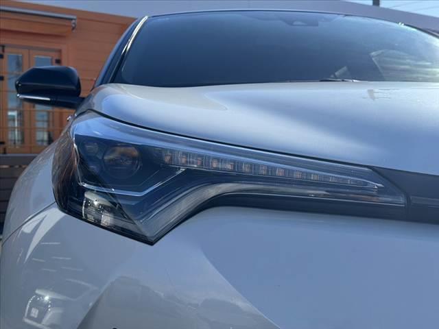 Ｃ－ＨＲ Ｇ　車検整備付　禁煙　中期　２トーンカラー　純正９型ナビ　セーフティセンス　Ｂカメラ　ＢＳＭ　コーナーセンサー　横滑り防止　ＬＥＤヘッド　Ａハイビーム　ＥＴＣ　ＢＴ　マット　バイザー　バニティミラー（33枚目）