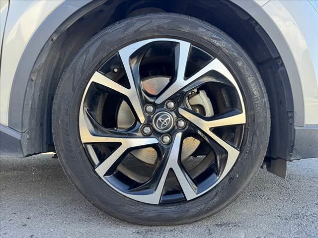 Ｃ－ＨＲ Ｇ　車検整備付　禁煙　中期　２トーンカラー　純正９型ナビ　セーフティセンス　Ｂカメラ　ＢＳＭ　コーナーセンサー　横滑り防止　ＬＥＤヘッド　Ａハイビーム　ＥＴＣ　ＢＴ　マット　バイザー　バニティミラー（39枚目）