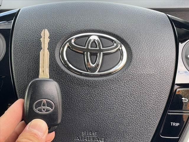 アクア S 後期 車検整備付 ナビレディパッケージ リモコンキー オートエアコン プライバシーガラス 電動格納ミラー WSRSエアバッグ フロアマット ドアバイザー ABS プロジェクターヘッドライト(7枚目)