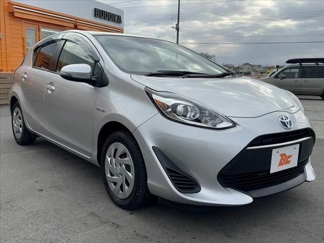 アクア S 後期 車検整備付 ナビレディパッケージ リモコンキー オートエアコン プライバシーガラス 電動格納ミラー WSRSエアバッグ フロアマット ドアバイザー ABS プロジェクターヘッドライト(8枚目)