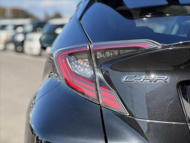 Ｃ－ＨＲ Ｓ　ＬＥＤエディション　禁煙　Ｓセンス　ナビ　フルセグ　Ｂカメ　ＢＴ　ステリモ　ＬＥＤヘッド　Ａライト　Ａハイビーム　スマートキー　電格ミラー　ＥＴＣ　バニティミラー　ファブリックシート　ＷＳＲＳエアバッグ　純正１７ＡＷ（35枚目）