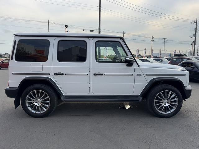 Gクラス G400d AMGライン ラグジュアリーPKG レーダーセーフティPKG 12.3インチナビ 全周囲モニター ブラックレザーシート 革巻きステア ACC パドルシフト LEDヘッド ETC スマートキー 背面タイヤ 純正AW(12枚目)