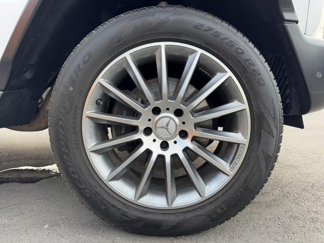 Gクラス G400d AMGライン ラグジュアリーPKG レーダーセーフティPKG 12.3インチナビ 全周囲モニター ブラックレザーシート 革巻きステア ACC パドルシフト LEDヘッド ETC スマートキー 背面タイヤ 純正AW(39枚目)