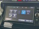 カスタムＧ　純正ナビ　フルセグ　Ｂカメラ　ＢＴ　ステリモ　クルコン　革巻きステ　ＬＥＤヘッド　Ａライト　両電スラ　横滑り防止　Ａストップ　スマートキー　ＥＴＣ　ドラレコ　電格ミラー　バニティミラー　マットバイザー（22枚目）