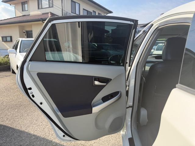 プリウス Sツーリングセレクション 社外ナビ バックカメラ ETC シートカバー(15枚目)