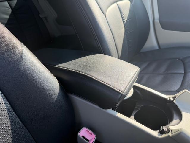 プリウス Sツーリングセレクション 社外ナビ バックカメラ ETC シートカバー(32枚目)