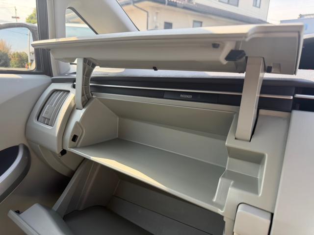 プリウス Sツーリングセレクション 社外ナビ バックカメラ ETC シートカバー(36枚目)