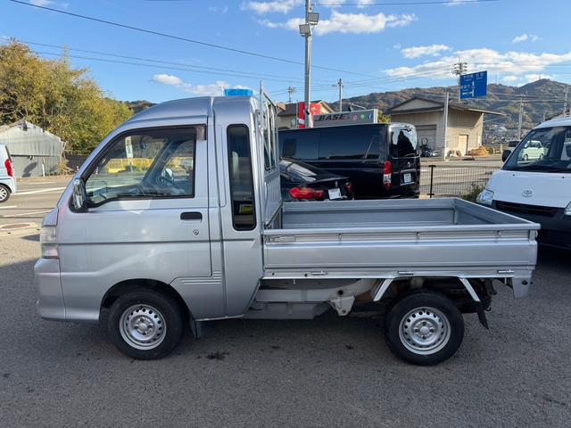 ハイゼットトラック ジャンボ 4WD 5MT 社外オーディオ キーレス(5枚目)