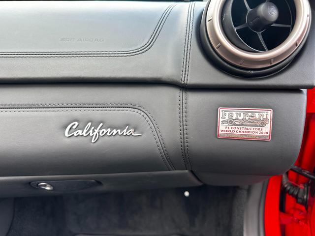 カリフォルニア ベースグレード　Ｆ１　ＤＣＴ　　（レッド）　キーレスエントリー　パワーシート　革シート　ＣＤ　ＨＤＤナビ　ミュージックサーバー　フルセグテレビ　ＥＴＣ　バックカメラ（37枚目）