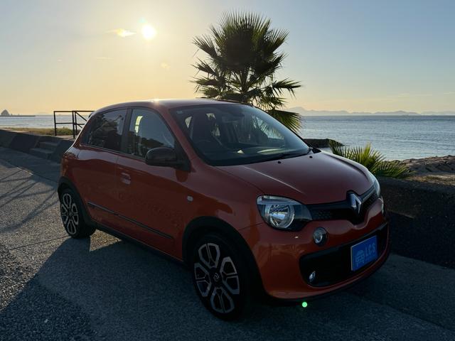 RENAULT TWINGO GT