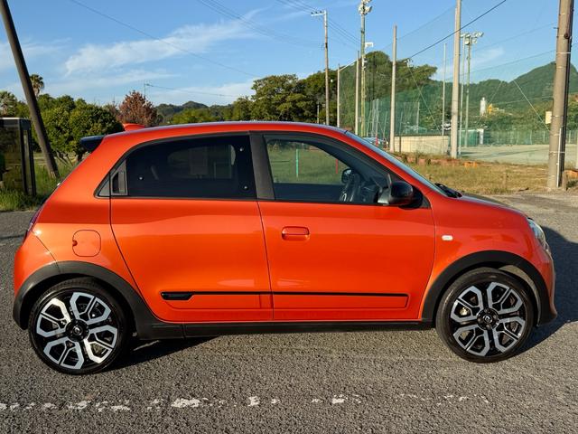 RENAULT TWINGO GT