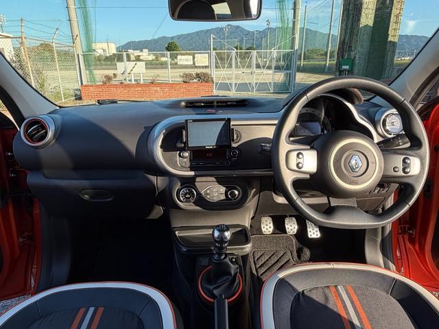 RENAULT TWINGO GT