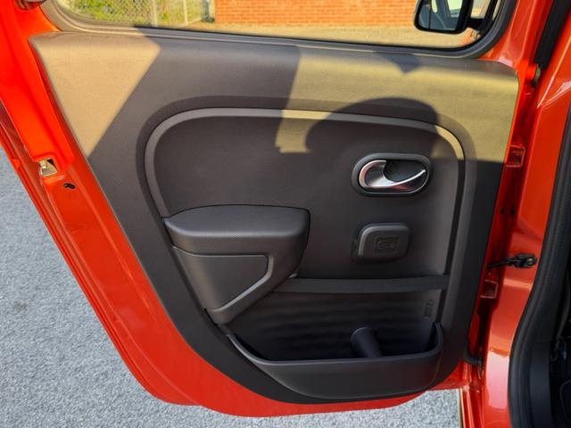 RENAULT TWINGO GT