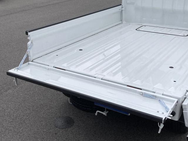 キャリイトラック KC AC・PS付 農繁 7型 趣味に農作業に、切替4WD♪ パートタイム4WD 農繁仕様 アオリ部と鳥居部の各フチにカバー付 荷台照明 FM・AMラジオ オートライト スズキセーフティーサポート ワンオーナ 衝突被害軽減S アイドリングストップ 横滑り防止機能(19枚目)