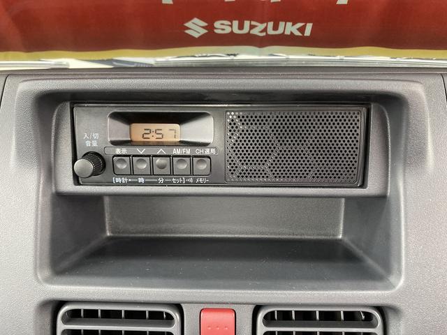 キャリイトラック KC AC・PS付 農繁 7型 趣味に農作業に、切替4WD♪ パートタイム4WD 農繁仕様 アオリ部と鳥居部の各フチにカバー付 荷台照明 FM・AMラジオ オートライト スズキセーフティーサポート ワンオーナ 衝突被害軽減S アイドリングストップ 横滑り防止機能(29枚目)