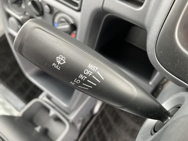 キャリイトラック KC AC・PS付 農繁 7型 趣味に農作業に、切替4WD♪ パートタイム4WD 農繁仕様 アオリ部と鳥居部の各フチにカバー付 荷台照明 FM・AMラジオ オートライト スズキセーフティーサポート ワンオーナ 衝突被害軽減S アイドリングストップ 横滑り防止機能(39枚目)