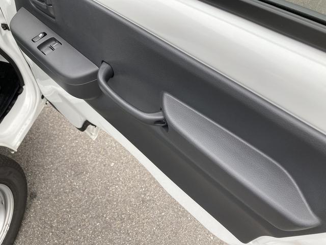 キャリイトラック KC AC・PS付 農繁 7型 趣味に農作業に、切替4WD♪ パートタイム4WD 農繁仕様 アオリ部と鳥居部の各フチにカバー付 荷台照明 FM・AMラジオ オートライト スズキセーフティーサポート ワンオーナ 衝突被害軽減S アイドリングストップ 横滑り防止機能(45枚目)