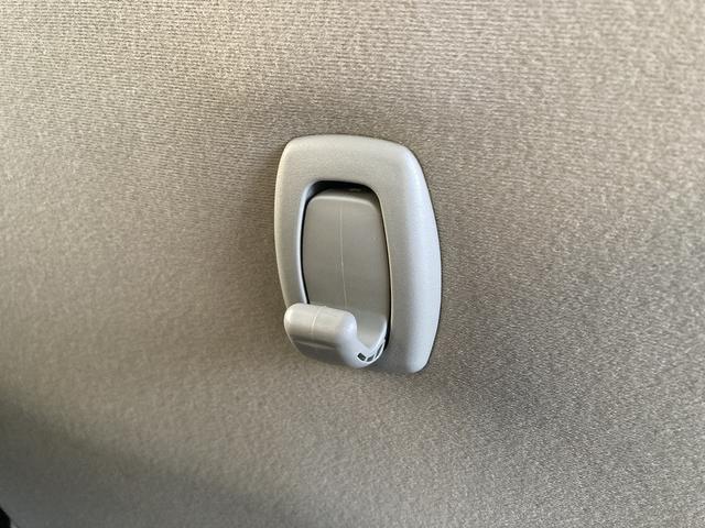 ムーヴキャンバス Ｘ－Ｌｔｄ　メイクアップ　ＳＡ２　大型ナビにカメラ♪　２ＷＤ　萌え度高め、かわいい内外装♪　後退時も安心、全方位モニタ付大型ナビ　ＥＴＣ　後席両側電動スライドドア　衝突軽減ブレーキ　オートライト　Ｂｌｕｅｔｏｏｔｈ　プッシュスタート　オートＡＣ　アイドリングＳ（34枚目）