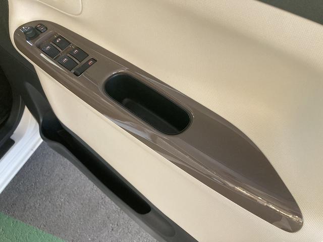 ムーヴキャンバス Ｘ－Ｌｔｄ　メイクアップ　ＳＡ２　大型ナビにカメラ♪　２ＷＤ　萌え度高め、かわいい内外装♪　後退時も安心、全方位モニタ付大型ナビ　ＥＴＣ　後席両側電動スライドドア　衝突軽減ブレーキ　オートライト　Ｂｌｕｅｔｏｏｔｈ　プッシュスタート　オートＡＣ　アイドリングＳ（66枚目）