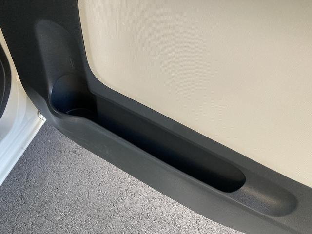 ムーヴキャンバス Ｘ－Ｌｔｄ　メイクアップ　ＳＡ２　大型ナビにカメラ♪　２ＷＤ　萌え度高め、かわいい内外装♪　後退時も安心、全方位モニタ付大型ナビ　ＥＴＣ　後席両側電動スライドドア　衝突軽減ブレーキ　オートライト　Ｂｌｕｅｔｏｏｔｈ　プッシュスタート　オートＡＣ　アイドリングＳ（68枚目）