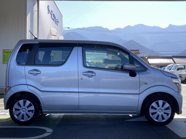 ワゴンＲ ＦＡ　２型　手入れがしやすいシルバーカラー♪　純正ラジオ＆ＣＤプレーヤー　ＥＴＣ車載器　衝突被害軽減システム　衝突安全ボディ　盗難防止システム　オートライト（8枚目）