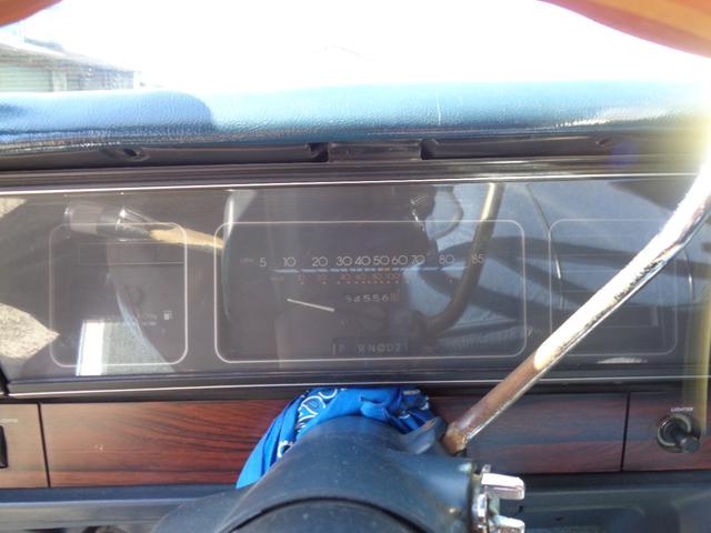 シボレーカプリス ローライダー　１９８６年モデル　３ナンバー　クーペ　ハイドロ　４ポンプ６バッテリー　サイド出しマフラー　エアコン　パワステ　パワーウィンドウ　バックカメラ　社外オーディオ　スピーカー　ナルディステアリング（15枚目）