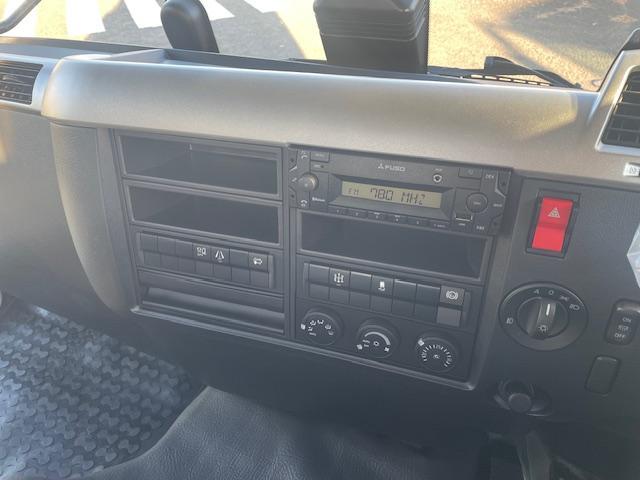 ファイター 脱着装置付コンテナ専用車　アームロール（22枚目）