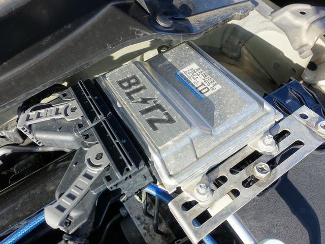 アルトワークス 　ＢＬＩＴＺチューニングＥＣＵ　ＤＡＭＰＥＲ　ＺＺ－Ｒ　フルタップ車高調　柿本改マフラー　８インチメモリーナビ　ＴＡＫＥ　ＯＦＦ　スーパー元気くん　エアクリーナー　プッシュンＲ　ＳＳ　純正１５ＡＷ（40枚目）