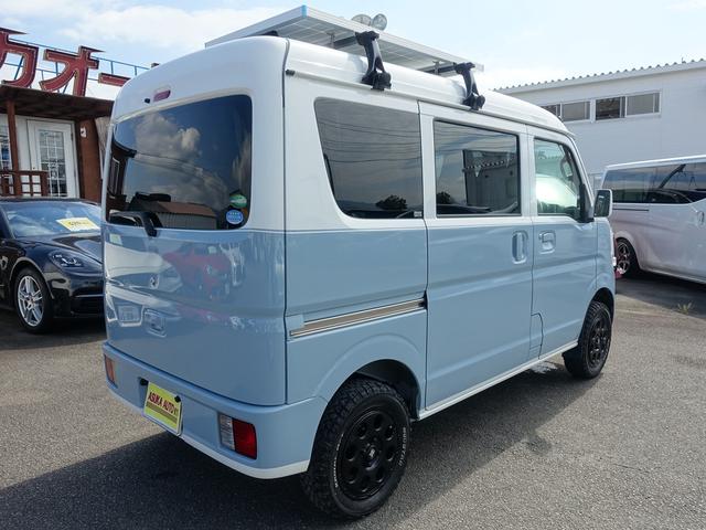 ＮＶ１００クリッパーバン ＤＸ　ＧＬパッケージ　キャンピング仕様車　シンク　ベッドキット　ポータブル電源　ソーラーパネル　リフトアップ　ＸＴＲＥＭＥ－Ｊ１４ＡＷ　マッドタイヤ　ナビＴＶ　２カメラドラレコ　ＥＴＣ　黒革調シートカバー（7枚目）