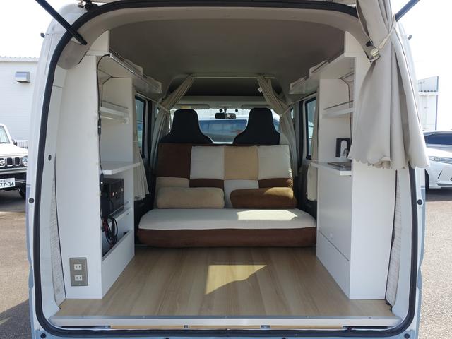 ＮＶ１００クリッパーバン ＤＸ　ＧＬパッケージ　キャンピング仕様車　シンク　ベッドキット　ポータブル電源　ソーラーパネル　リフトアップ　ＸＴＲＥＭＥ－Ｊ１４ＡＷ　マッドタイヤ　ナビＴＶ　２カメラドラレコ　ＥＴＣ　黒革調シートカバー（21枚目）