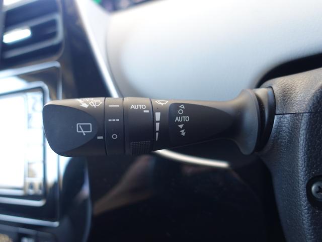 プリウス Ｓセーフティプラス　ＴＳＳ・白内装・ＬＥＤフォグ・ＥＴＣ・純正ナビ・Ｂｌｕｅｔｏｏｔｈ・ＴＶ・ＣＤ／ＳＤ再生・バックカメラ・クリアランスソナー・Ｃセンサー・衝突被害軽減ブレーキ・レーンアラート・フロアマット・スペアタイヤ（23枚目）