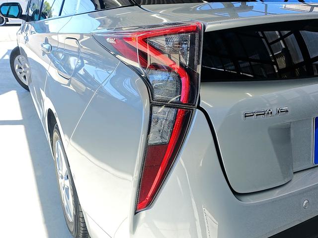 プリウス Ｓセーフティプラス　ＴＳＳ・白内装・ＬＥＤフォグ・ＥＴＣ・純正ナビ・Ｂｌｕｅｔｏｏｔｈ・ＴＶ・ＣＤ／ＳＤ再生・バックカメラ・クリアランスソナー・Ｃセンサー・衝突被害軽減ブレーキ・レーンアラート・フロアマット・スペアタイヤ（46枚目）